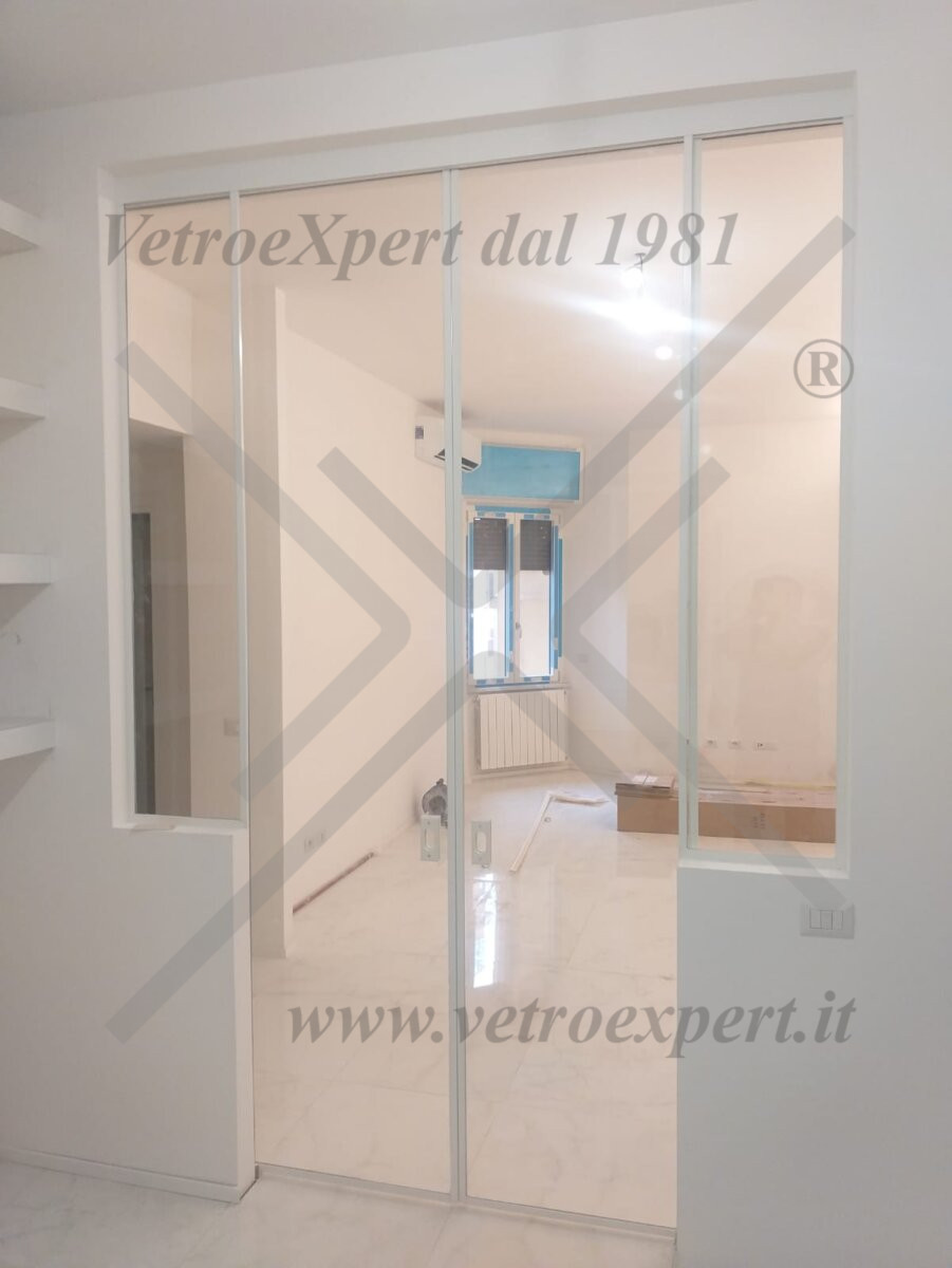 scorrevole con profili bianchi e fissi porta scorrevole in vetro con profili bianchi e fissi